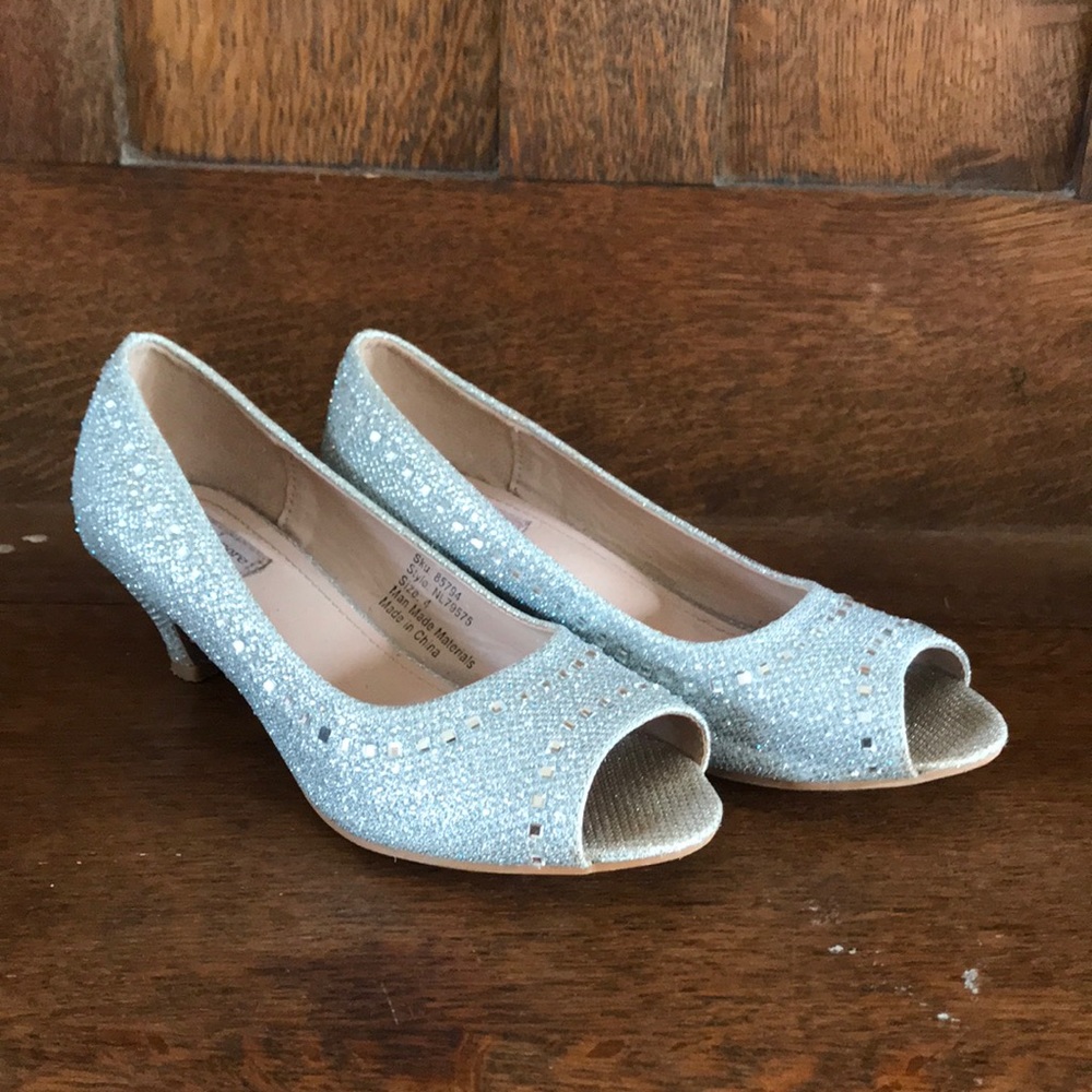 Girls size 4 heels/dress shoes